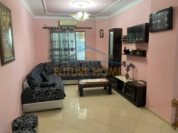 Qera, Apartament 2+1+Post Parkimi, Kthesa e kamzës, Tiranë. 450 €