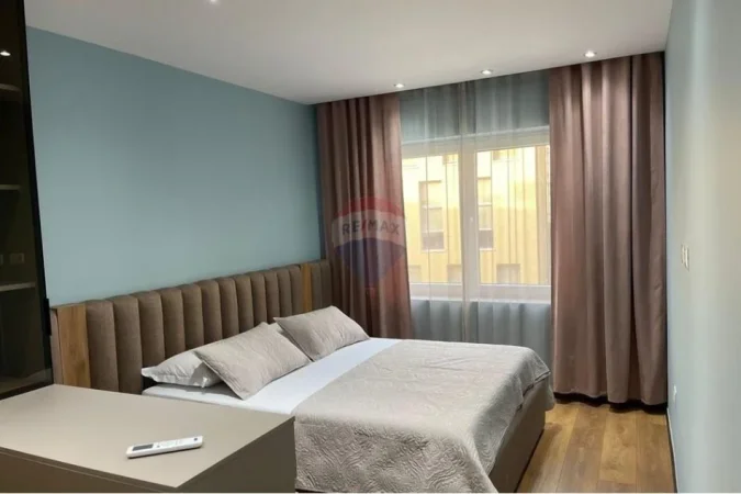 Tirane, jepet me qera apartament 1+1 , 55 m² 750 € (Qender, Rruga Bardhok Biba)