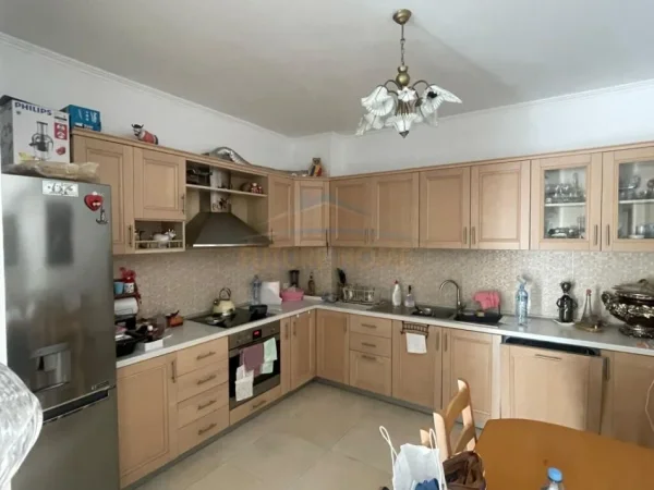 Tirane, shitet apartament Kati 6, 101 m² 210.000 € 