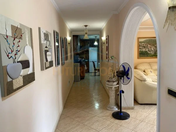 Tirane, shitet apartament Kati 5, 86 m² 200.000 € (MYSLYM SHYRI)