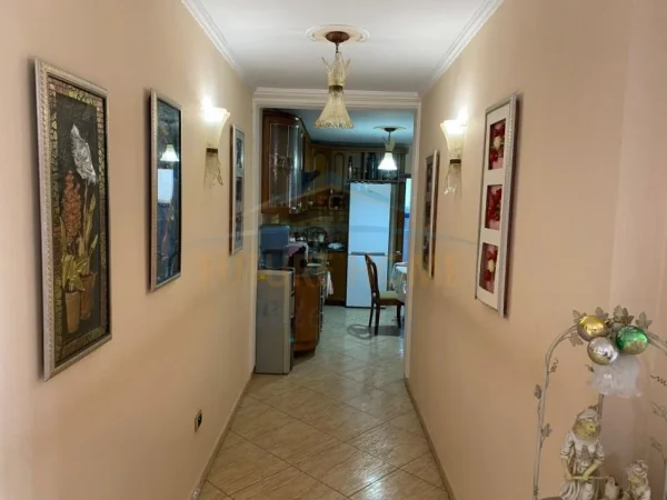 Tirane, shitet apartament Kati 5, 86 m² 200.000 € (MYSLYM SHYRI)