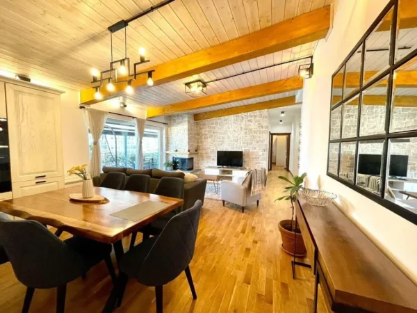 Tirane, jepet me qera apartament 2+1+Ballkon Kati 9, 123 m² 1.200 € (Liqeni Artificial, Tirane)