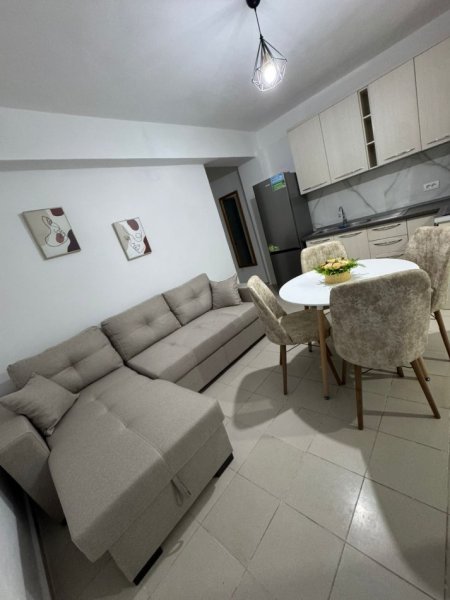 Tirane, jepet me qera apartament 1+1 Kati 1, 70 m² 450 € 