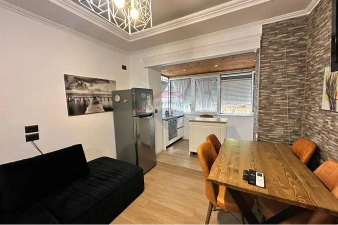 Tirane, jepet me qera apartament 1+1 , 60 m² 720 € (Kinema Agimi)