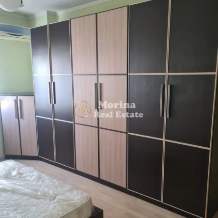 Tirane, jepet me qera apartament 2+1 Kati 5, 106 m² 700 € (Komuna Parisit)