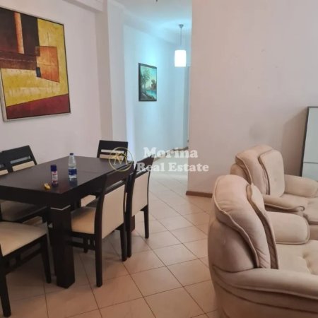 Tirane, jepet me qera apartament 2+1 Kati 5, 106 m² 700 € (Komuna Parisit)
