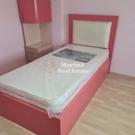 Tirane, jepet me qera apartament 2+1 Kati 5, 106 m² 700 € (Komuna Parisit)