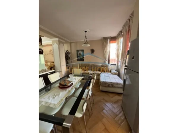 Tirane, shitet apartament Kati 3, 125 m² 325.000 € (RRUGA E KAVAJES)