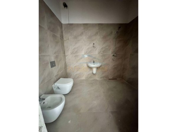 Tirane, shitet apartament Kati 2, 73 m² 125.630 € (DRITAN HOXHA)