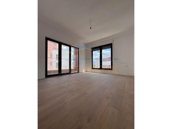 Tirane, shitet apartament Kati 5, 149 m² 313.600 € (KODRA E DIELLIT)