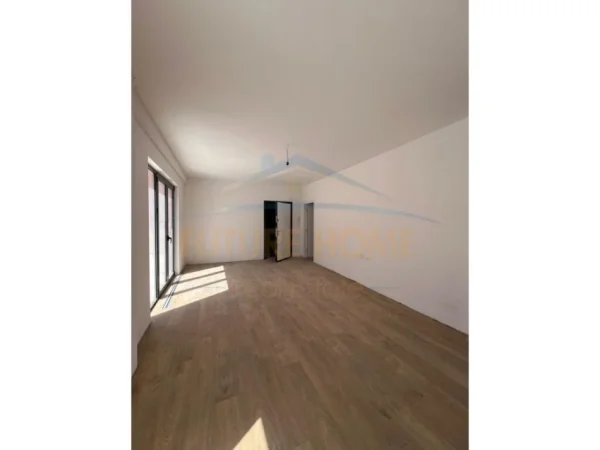 Tirane, shitet apartament Kati 5, 149 m² 313.600 € (KODRA E DIELLIT)