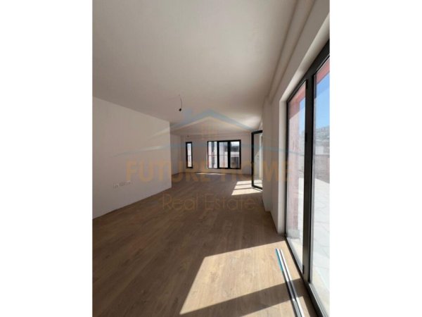Tirane, shitet apartament Kati 5, 149 m² 313.600 € (KODRA E DIELLIT)