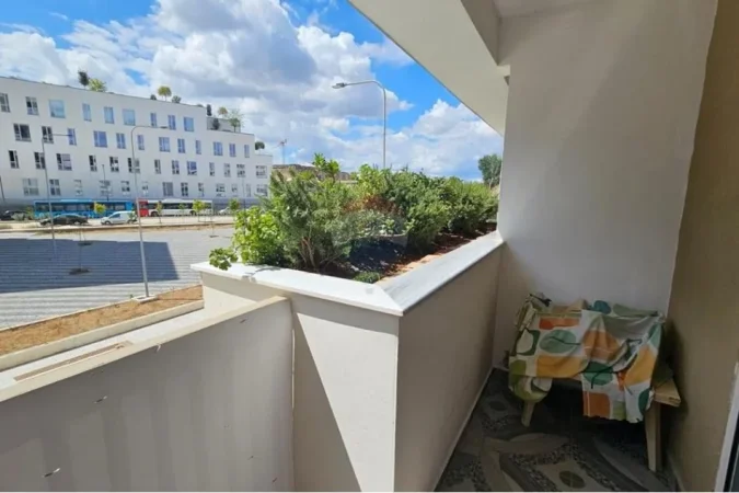 Tirane, jepet me qera apartament 2+1 Kati 1, 135 m² 1.000 € (Rruga 5 Maji, Tiranë)
