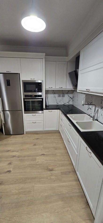 Tirane, jepet me qera apartament 1+1+Ballkon Kati 3, 70 m² 750 € 