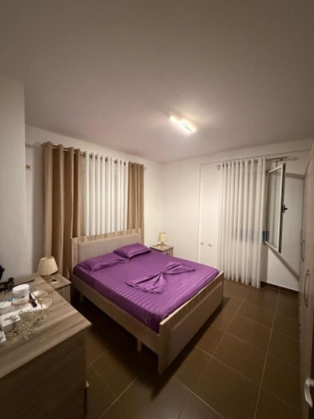 Tirane, jepet me qera apartament 2+1+Ballkon Kati 3, 90 m² 600 € 