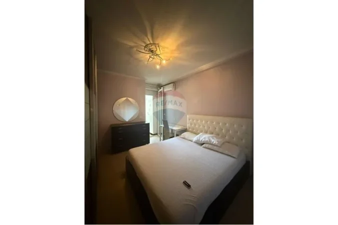 Tirane, jepet me qera apartament 2+1+Aneks+Ballkon Kati 3, 80 m² 850 € (ish Ekspozita)