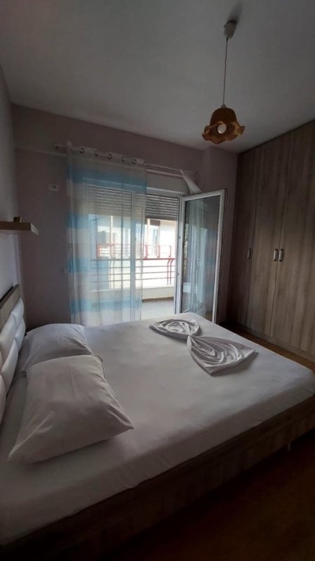 Tirane, jepet me qera apartament 2+1+Ballkon Kati 3, 100 m² 600 € 