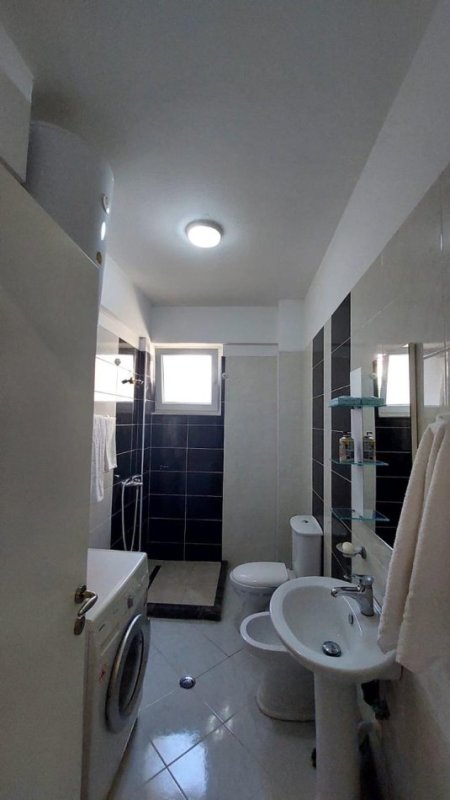 Tirane, jepet me qera apartament 2+1+Ballkon Kati 3, 100 m² 600 € 