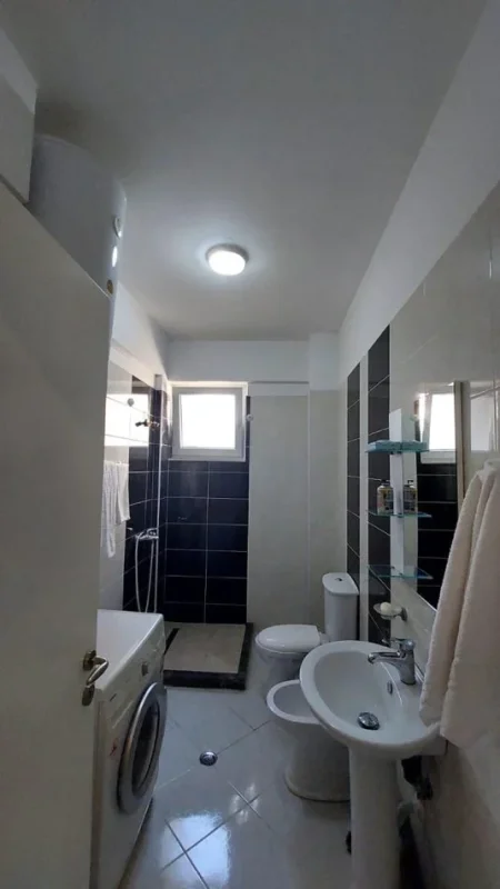 Tirane, jepet me qera apartament 2+1+Ballkon Kati 3, 100 m² 600 € 