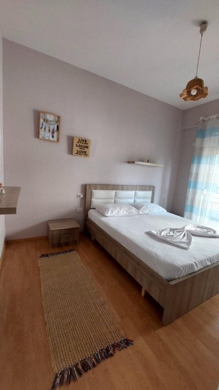 Tirane, jepet me qera apartament 2+1+Ballkon Kati 3, 100 m² 600 € 