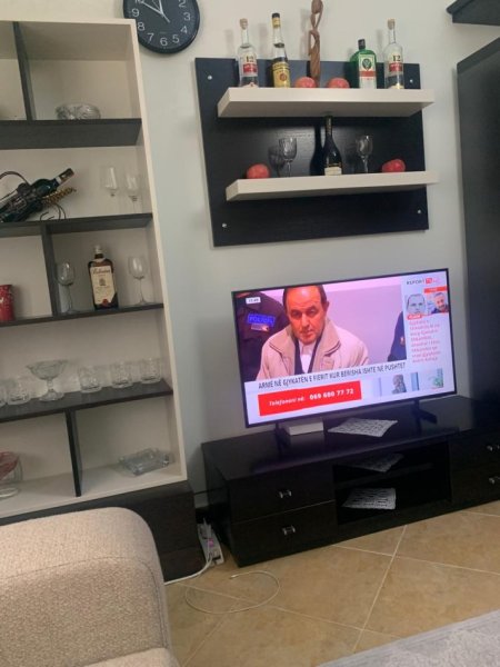 Durres, jepet me qera apartament 1+1+Ballkon Kati 3, 75 m² 650 € (Rruga Kompleksi, Kompleksi Giardino)