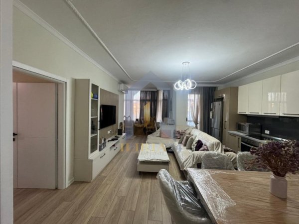 Tirane, jap me qera apartament 3+1+Ballkon Kati 4, 105 m² 1.100 € (Bulevardi Gjergj Fisha)