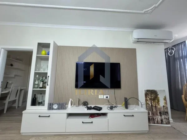 Tirane, jap me qera apartament 3+1+Ballkon Kati 4, 105 m² 1.100 € (Bulevardi Gjergj Fisha)