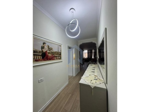 Tirane, jap me qera apartament 3+1+Ballkon Kati 4, 105 m² 1.100 € (Bulevardi Gjergj Fisha)