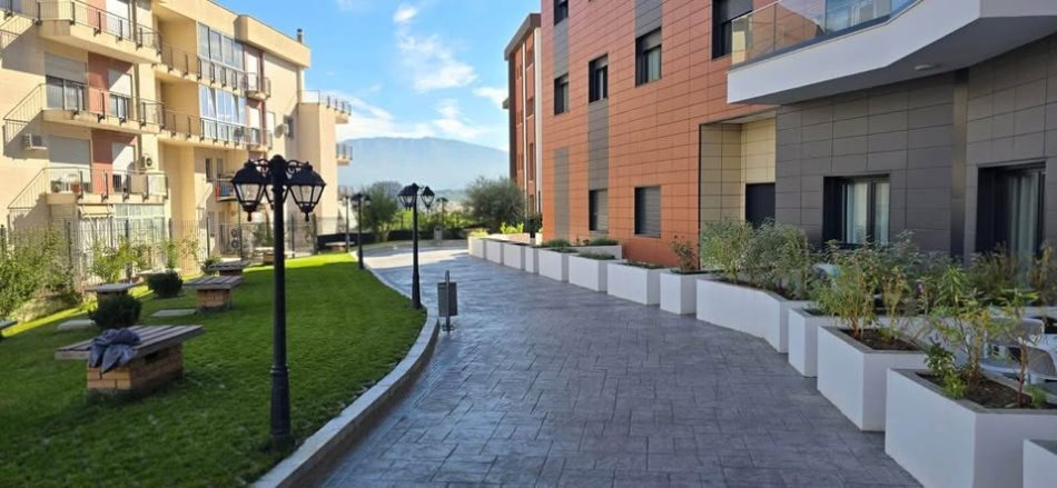 Tirane, shitet apartament 2+1+Ballkon Kati 3, 99 m² 210.000 € (KODRA E DIELLIT)