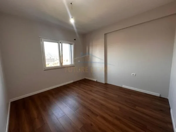 Tirane, shitet apartament 2+1+Ballkon Kati 3, 99 m² 210.000 € (KODRA E DIELLIT)