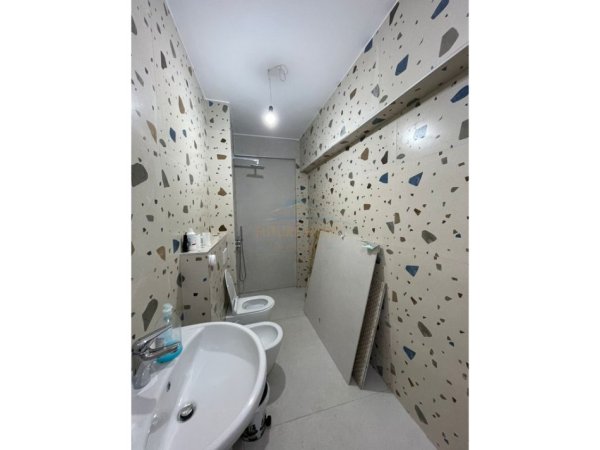 Tirane, shitet apartament 2+1+Ballkon Kati 3, 99 m² 210.000 € (KODRA E DIELLIT)