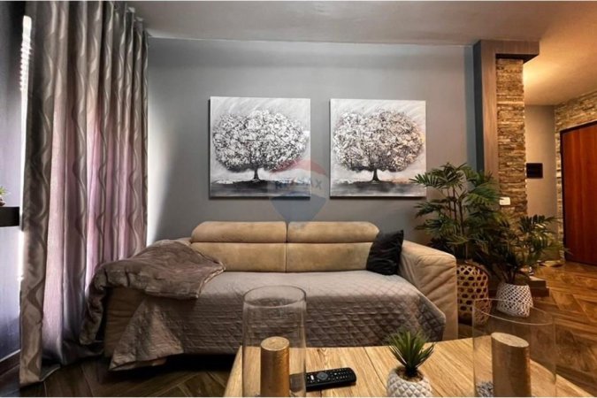 Tirane, jepet me qera apartament 2+1+Ballkon Kati 4, 75 m² 700 € (Kompleksi Magnet)