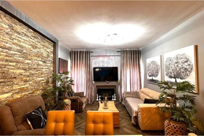 Tirane, jepet me qera apartament 2+1+Ballkon Kati 4, 75 m² 700 € (Kompleksi Magnet)