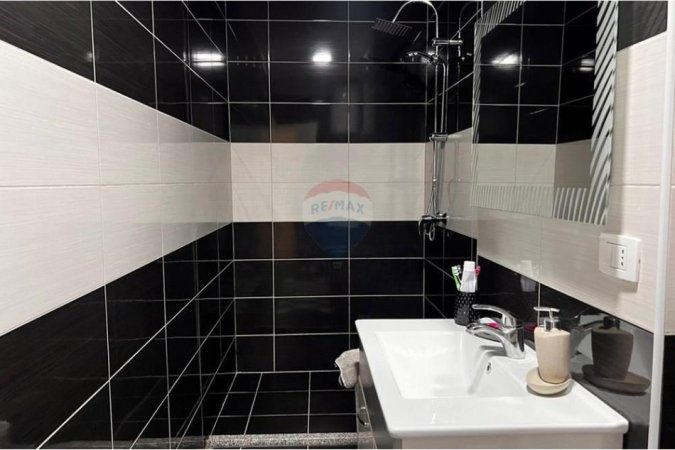 Tirane, jepet me qera apartament 2+1+Ballkon Kati 4, 75 m² 700 € (Kompleksi Magnet)