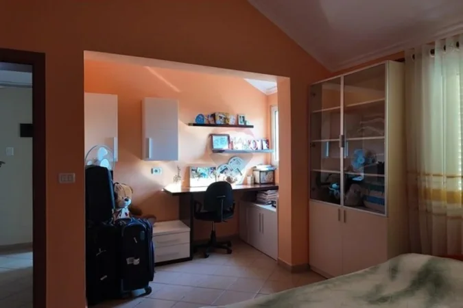Tirane, shitet Vile 3 Katshe , 256 m² 350.000 € (Rruga Shefqet Kuka, Tiranë)