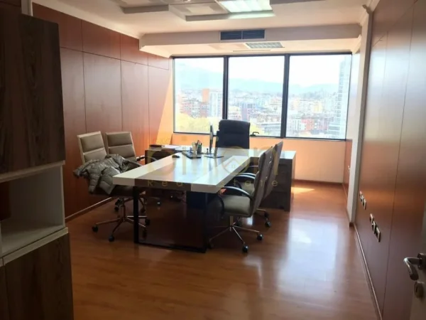 Tirane, jepet me qera , 118 m² 1.500 € (Kullat Binjake)