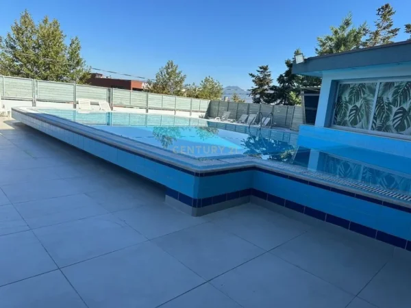 Tirane, jepet me qera Vile 3 Katshe Kati 5, 2.500 m² 15.000 € (Vaqarr)