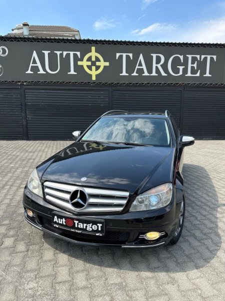 Tirane, shes MERCEDES-BENZ C220 CDI Avantgarde Nafte, e zeze automatik Klima 212.000 km 4.900 €