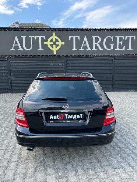Tirane, shes MERCEDES-BENZ C220 CDI Avantgarde Nafte, e zeze automatik Klima 212.000 km 4.900 €