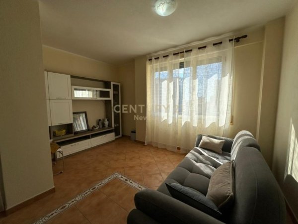 Durres, shitet apartament 1+1 Kati 5, 67 m² 110.000 € (Qender , Durres)