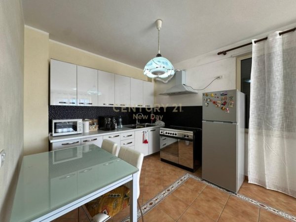 Durres, shitet apartament 1+1 Kati 5, 67 m² 110.000 € (Qender , Durres)