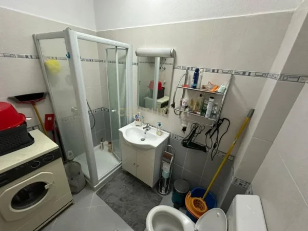 Durres, shitet apartament 1+1 Kati 5, 67 m² 110.000 € (Qender , Durres)