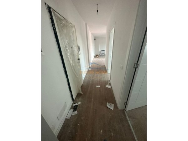 Tirane, jepet me qera zyre Kati 6, 93 m² 1.000 € (Myslym Shyri , Prane Kastratit)