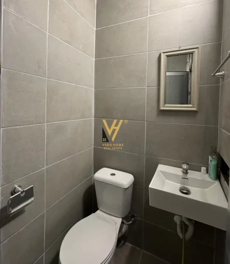 Tirane, jepet me qera dyqan Kati 0, 30 m² 400 € (IRFAN TOMINI)