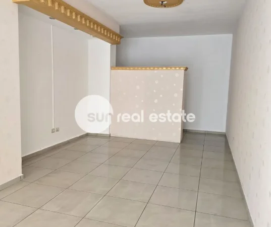 Shkoder, jepet me qera ambjent biznesi Kati 0, 44 m² (PARRUCE)