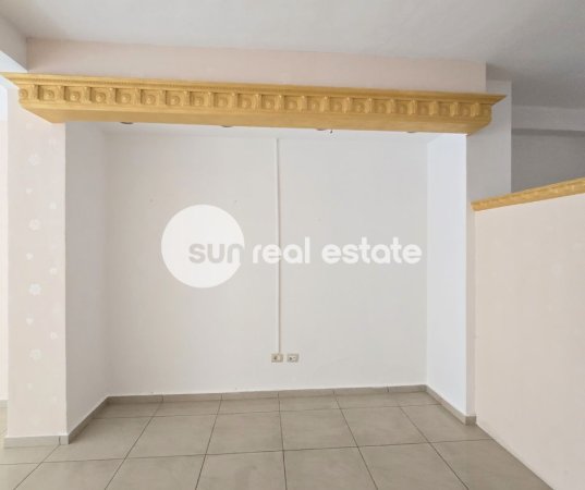 Shkoder, jepet me qera ambjent biznesi Kati 0, 44 m² (PARRUCE)