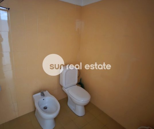 Shkoder, jepet me qera ambjent biznesi Kati 0, 44 m² (PARRUCE)