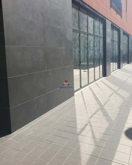 Tirane, jepet me qera ambjent biznesi Kati 0, 172 m² 2.600 € (green city, astir)