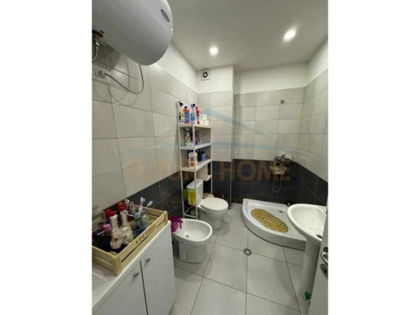 Tirane, shitet apartament Kati 6, 111 m² 222.400 € (UNAZA E RE)