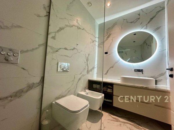 Tirane, jepet me qera apartament 2+1 Kati 6, 117 m² 2.000 € (rezidenca lake view residence)